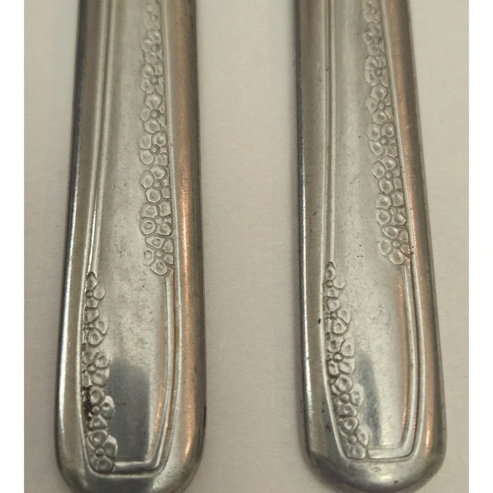 Lot Of 3 National Stainless NS Co Dinner Knives Flower Glossy - Unknown Pattern